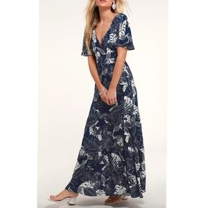 NWT Lulu's flowy blue and white maxi dress